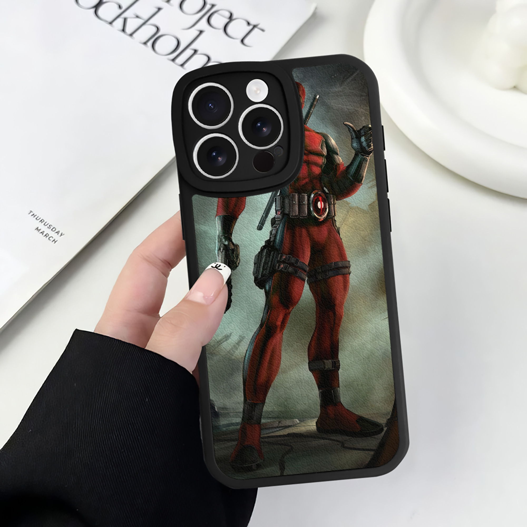 （画像用） Deadpool デッドプール 【iPhone 16シリーズ対応】シリコンスマホケース（レザー調） 材質：シリコン